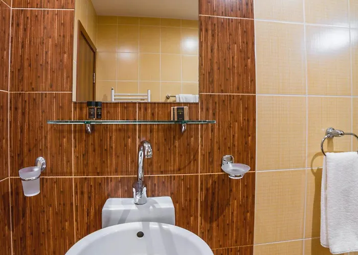 Хотел Eleganza Family - Free Parking