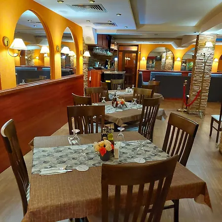 Eleganza Family - Free Parking 2* Sofia