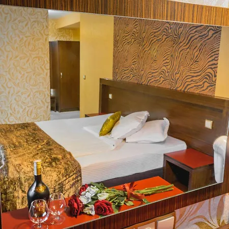 Eleganza Family - Free Parking Hotel