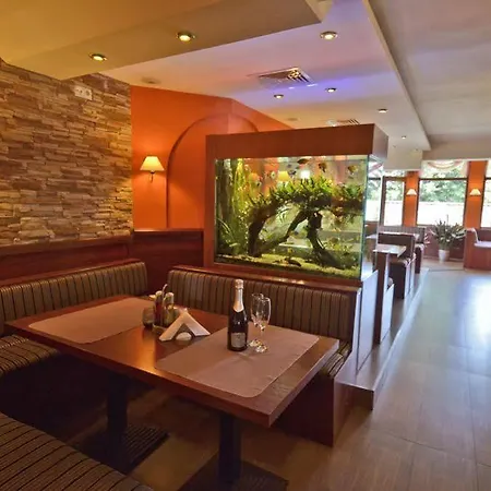 Hotel Eleganza Family - Free Parking 2*