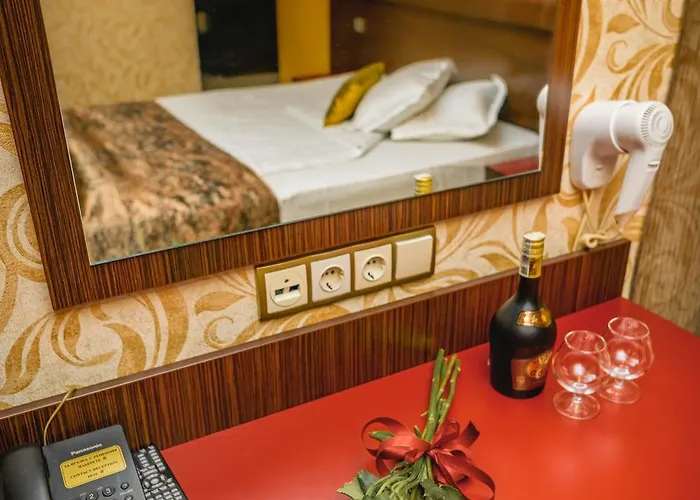 Eleganza Family - Free Parking Hotell