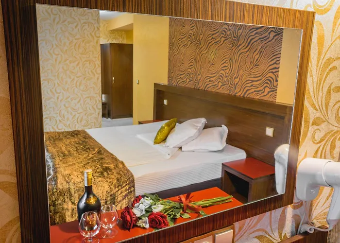 Eleganza Family - Free Parking Hotell