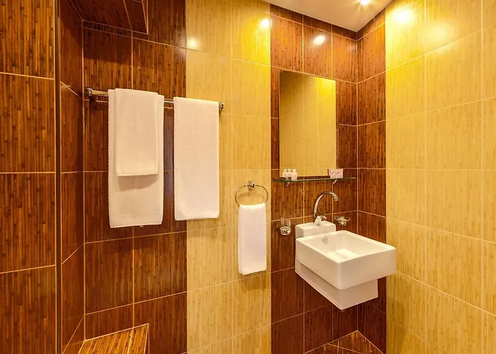 Хотел Eleganza Family - Free Parking