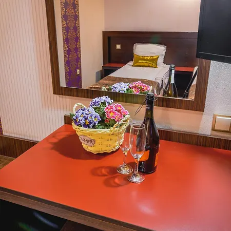 Eleganza Family - Free Parking Hotel 2*