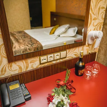 Eleganza Family - Free Parking Hotel