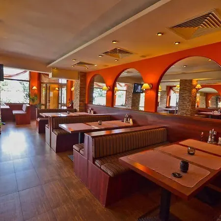 Eleganza Family - Free Parking 2* Sófia