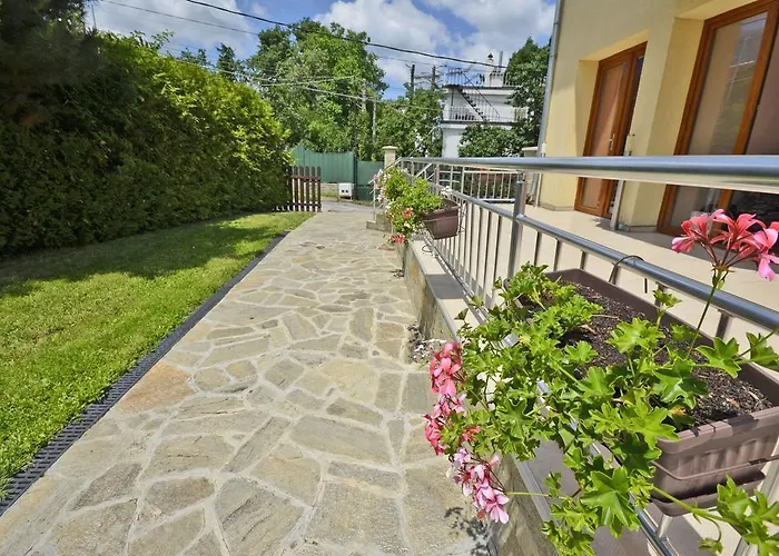 Eleganza Family - Free Parking Hotel 2*