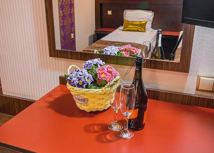 Eleganza Family - Free Parking Hotel 2*